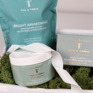 Bright Awakening Gift Set Lifestyle 1